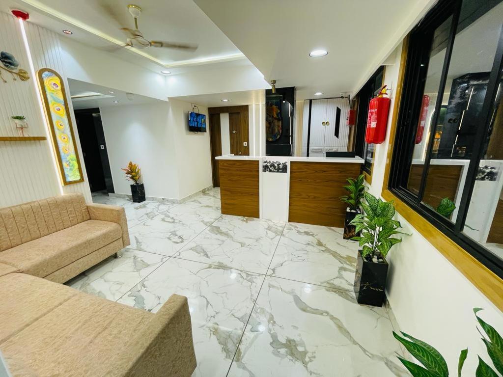 Hotel New German Αχμπανταμπάντ Εξωτερικό φωτογραφία