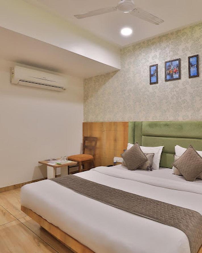Hotel New German Αχμπανταμπάντ Εξωτερικό φωτογραφία